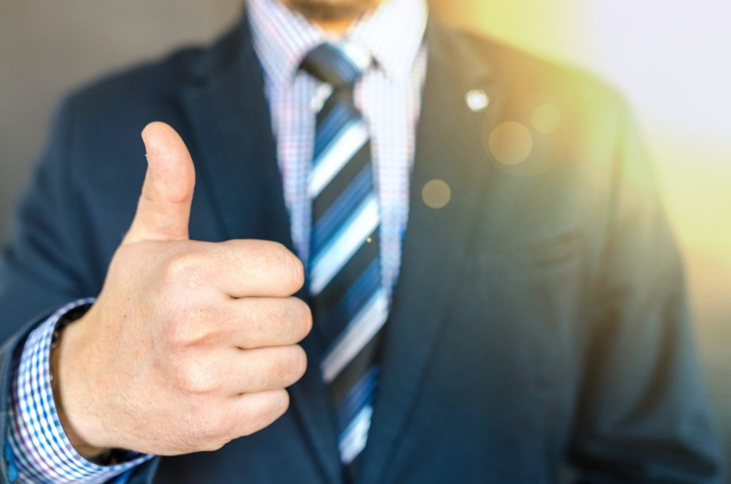 How to Respond to a Compliment Humbly