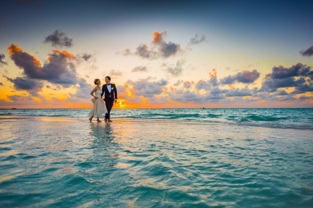 9 Most Romantic Things to Do for Your Husband on Anniversary