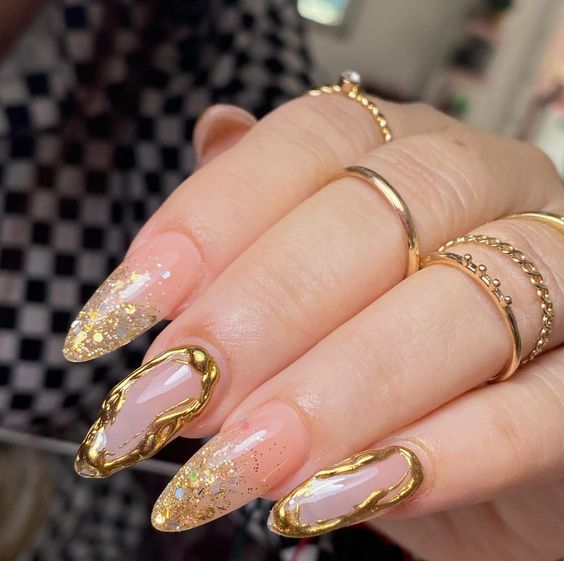 Metallic Stripes Gold Acrylic Nails